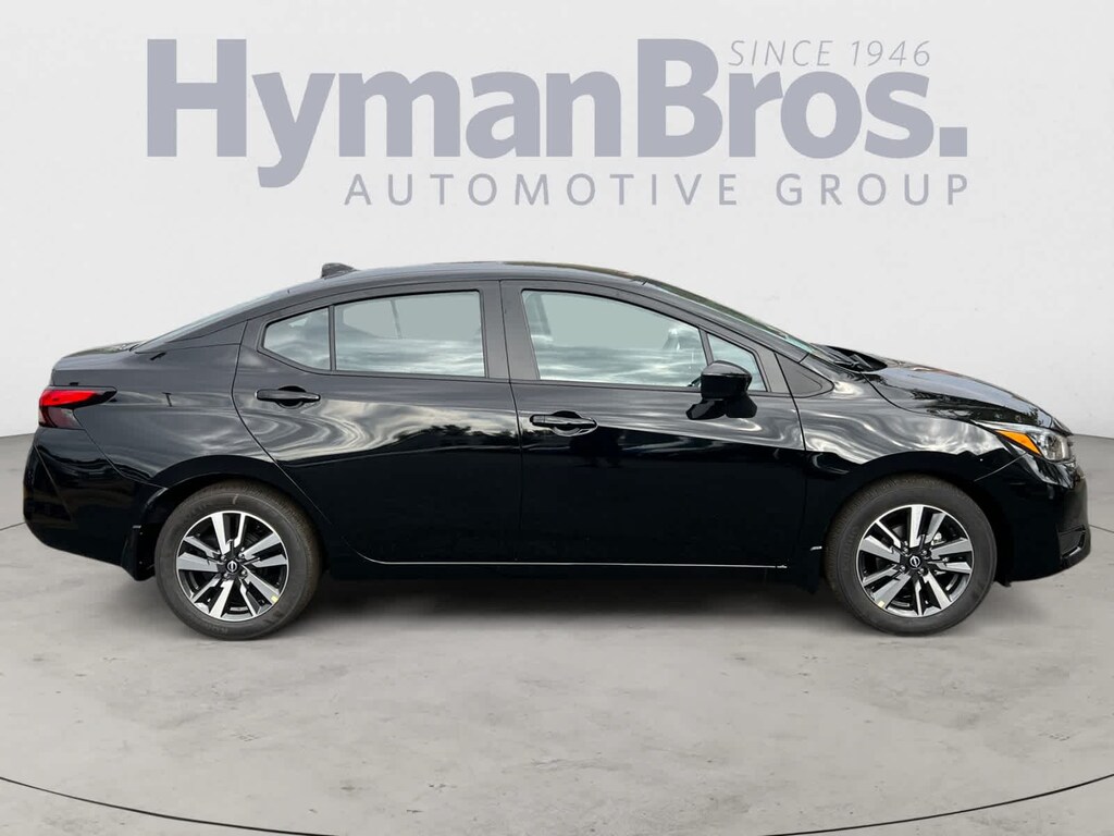 New 2025 Nissan Versa 1.6 SV Sedan