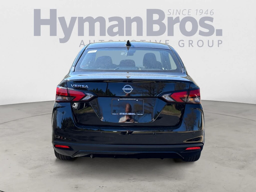 New 2025 Nissan Versa 1.6 SV Sedan