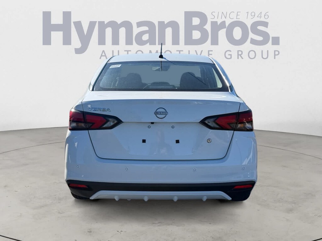 New 2025 Nissan Versa 1.6 S Sedan