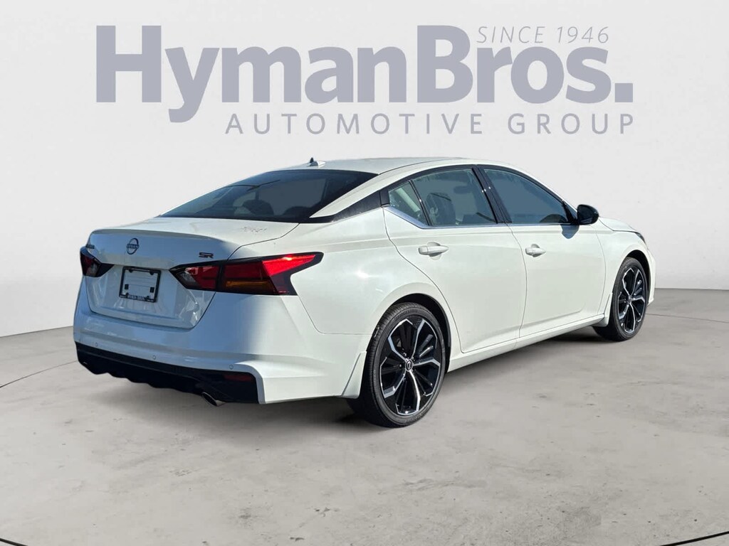 New 2025 Nissan Altima SR Sedan