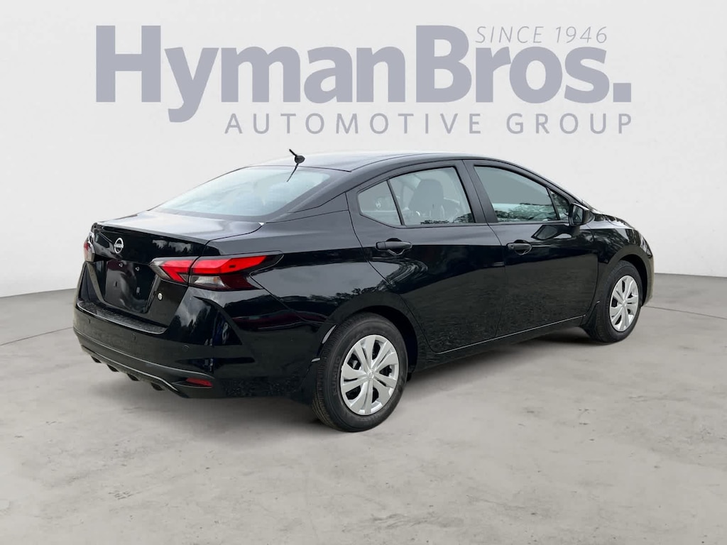 New 2025 Nissan Versa 1.6 S Sedan