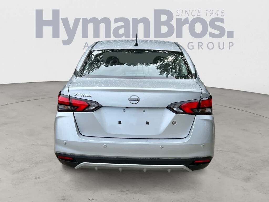 New 2025 Nissan Versa 1.6 S Sedan