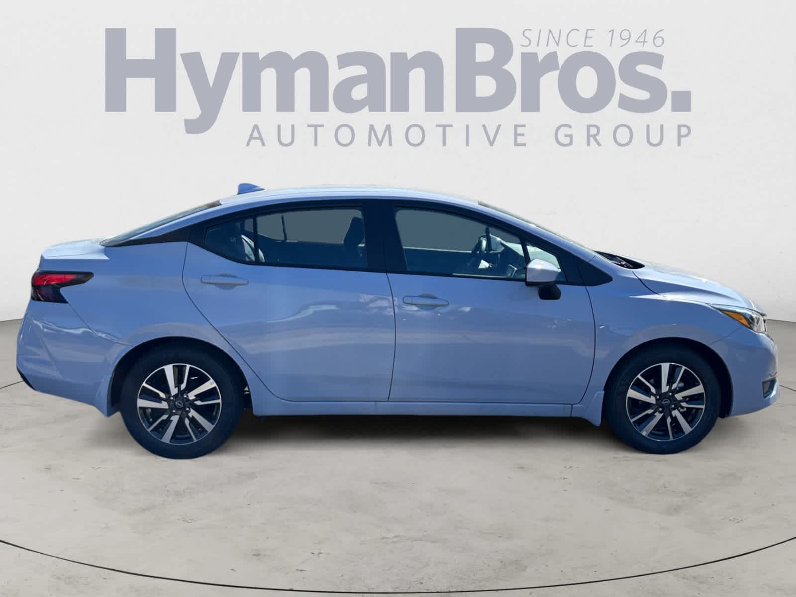 2025 Nissan Versa 1.6 SV photo 2