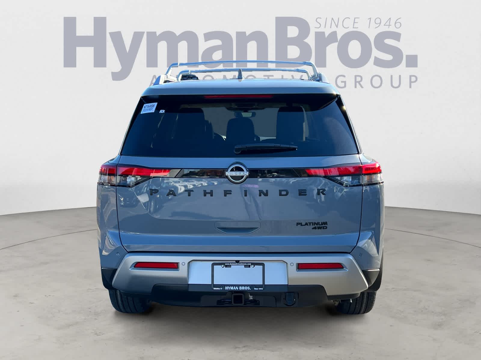 2025 Nissan Pathfinder Platinum photo 3