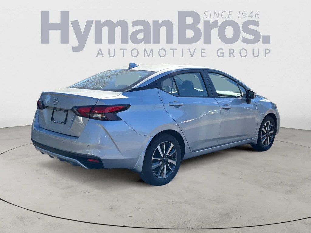 New 2025 Nissan Versa 1.6 SV Sedan