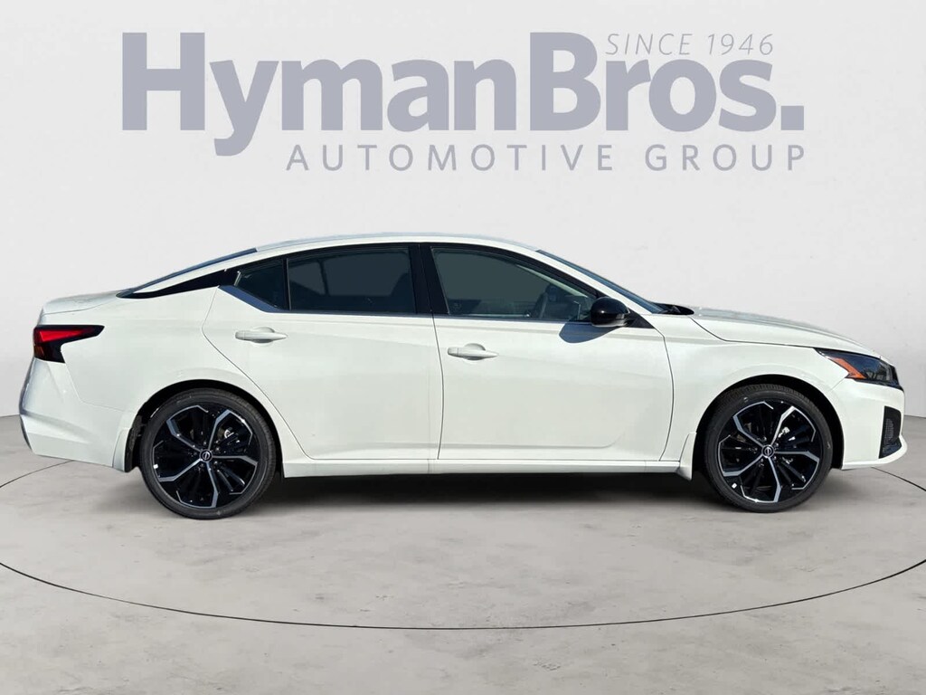New 2025 Nissan Altima SR Sedan