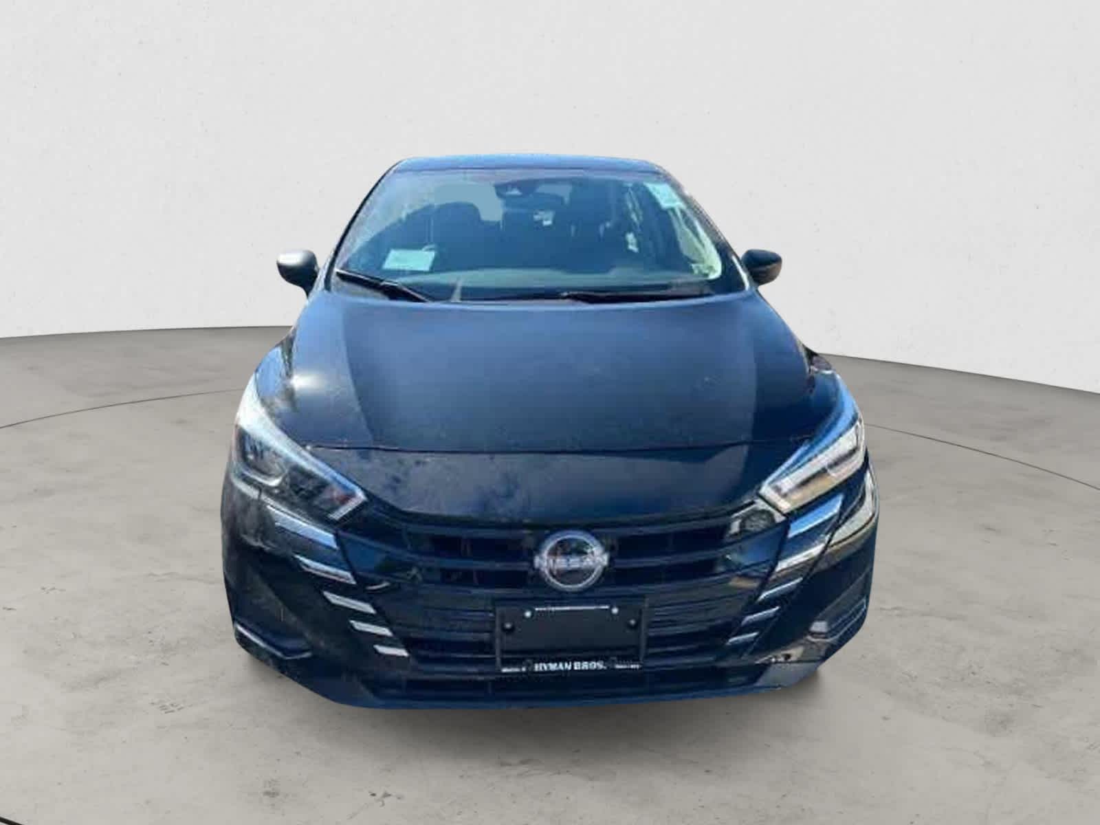 2024 Nissan Versa 1.6 S photo 2