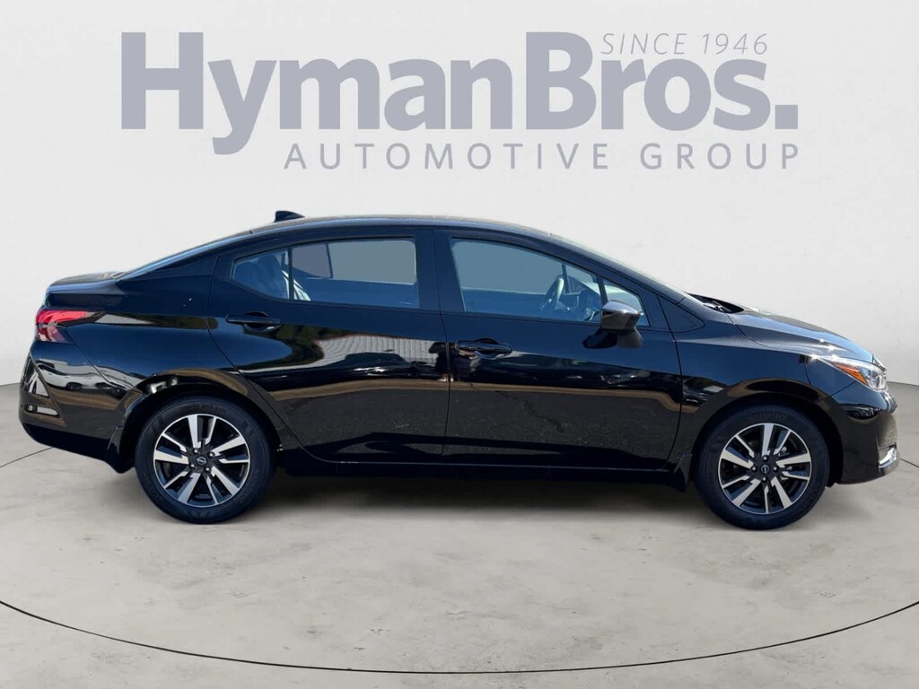 New 2025 Nissan Versa 1.6 SV Sedan