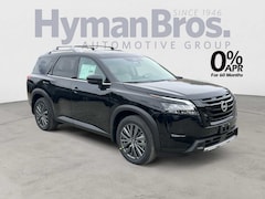 2025 Nissan Pathfinder SL SUV