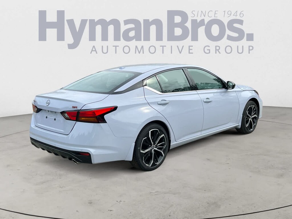 New 2025 Nissan Altima SR Sedan