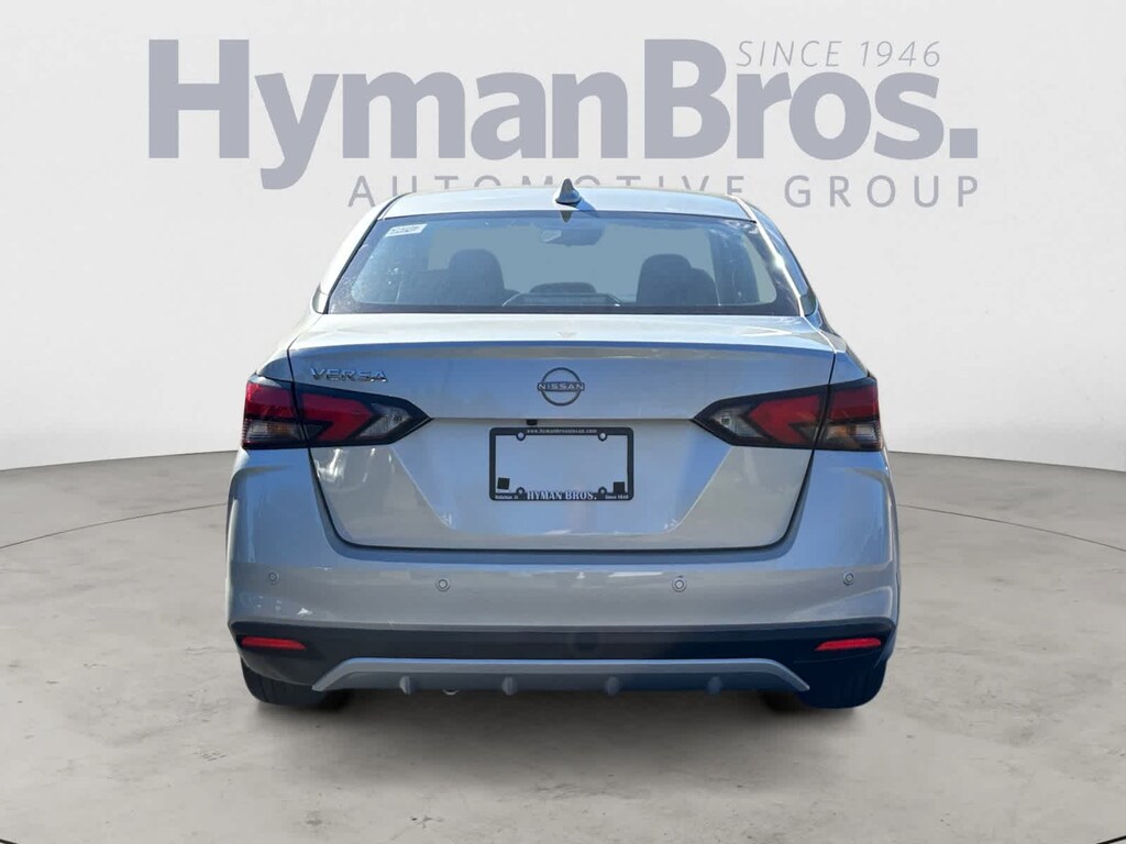 New 2025 Nissan Versa 1.6 SV Sedan