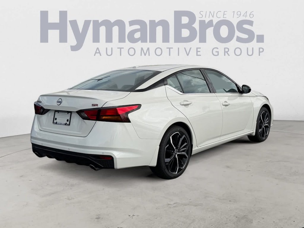 New 2025 Nissan Altima SR Sedan