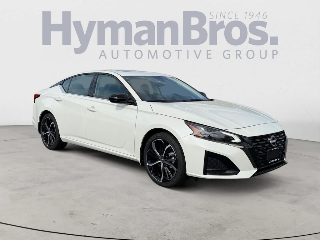 New 2025 Nissan Altima SR Sedan