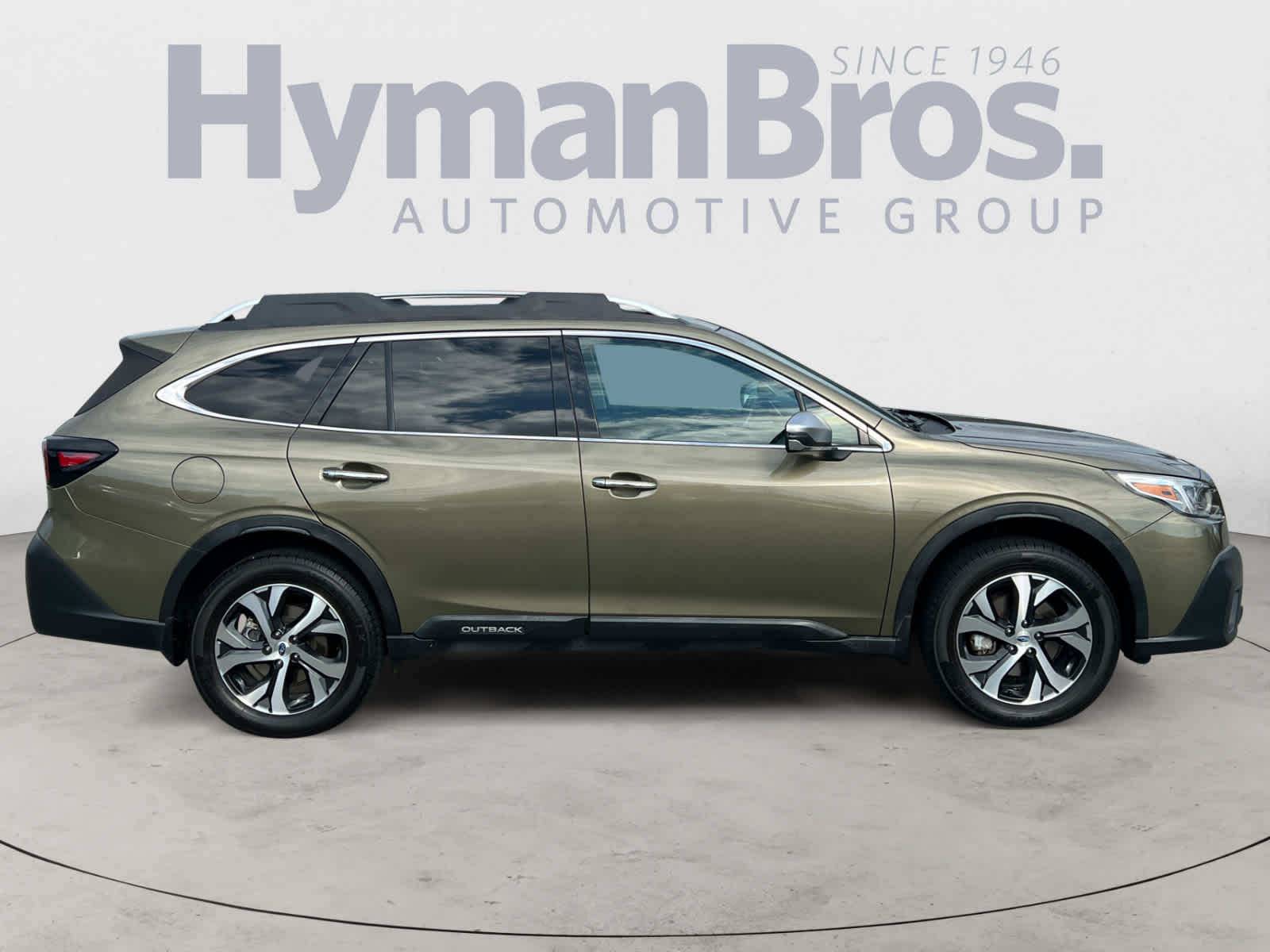 2020 Subaru Outback Touring photo 2