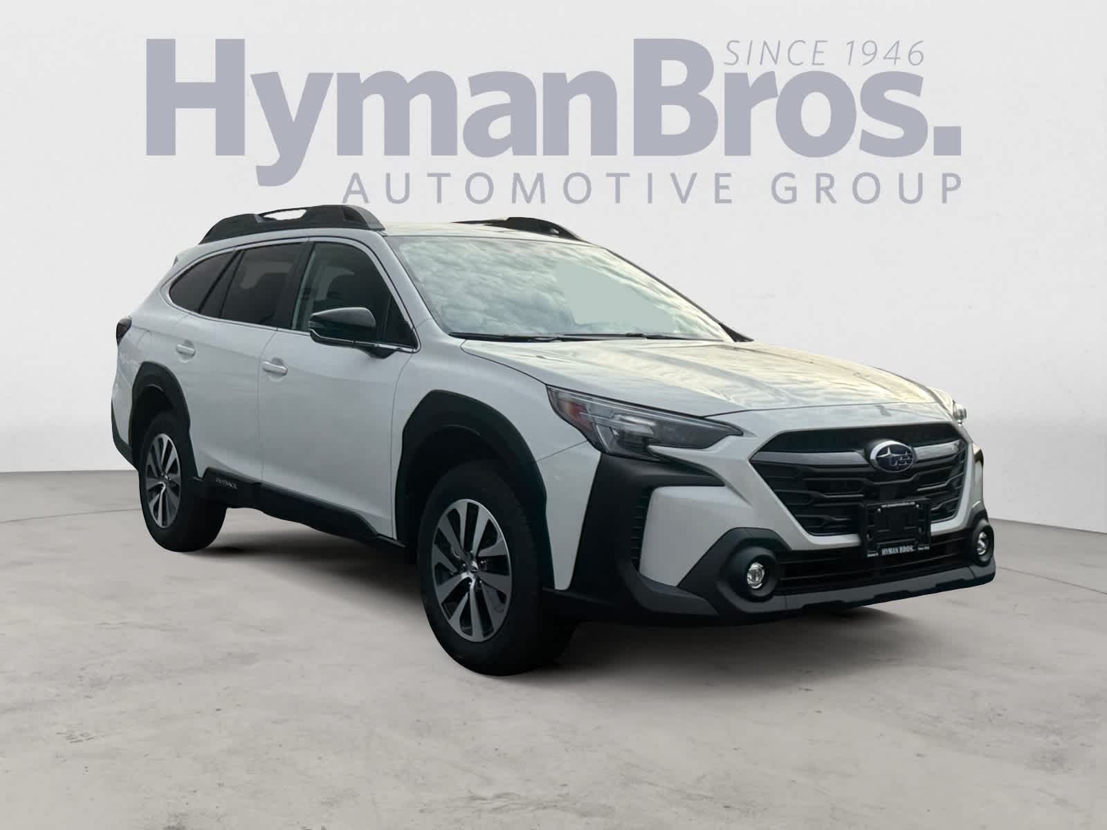 2025 Subaru Outback Premium's photo