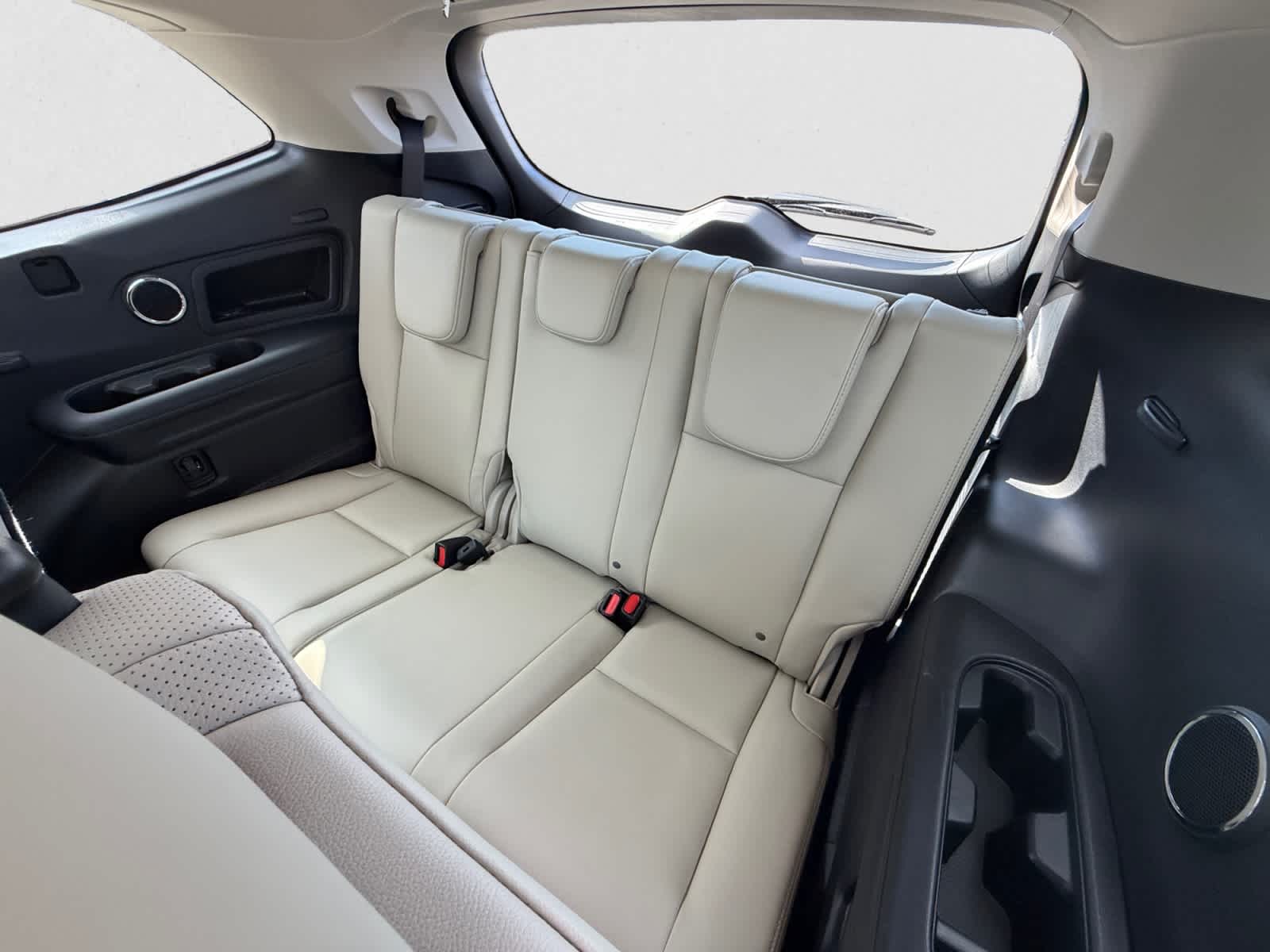 2025 Subaru Ascent Limited - Photo 11