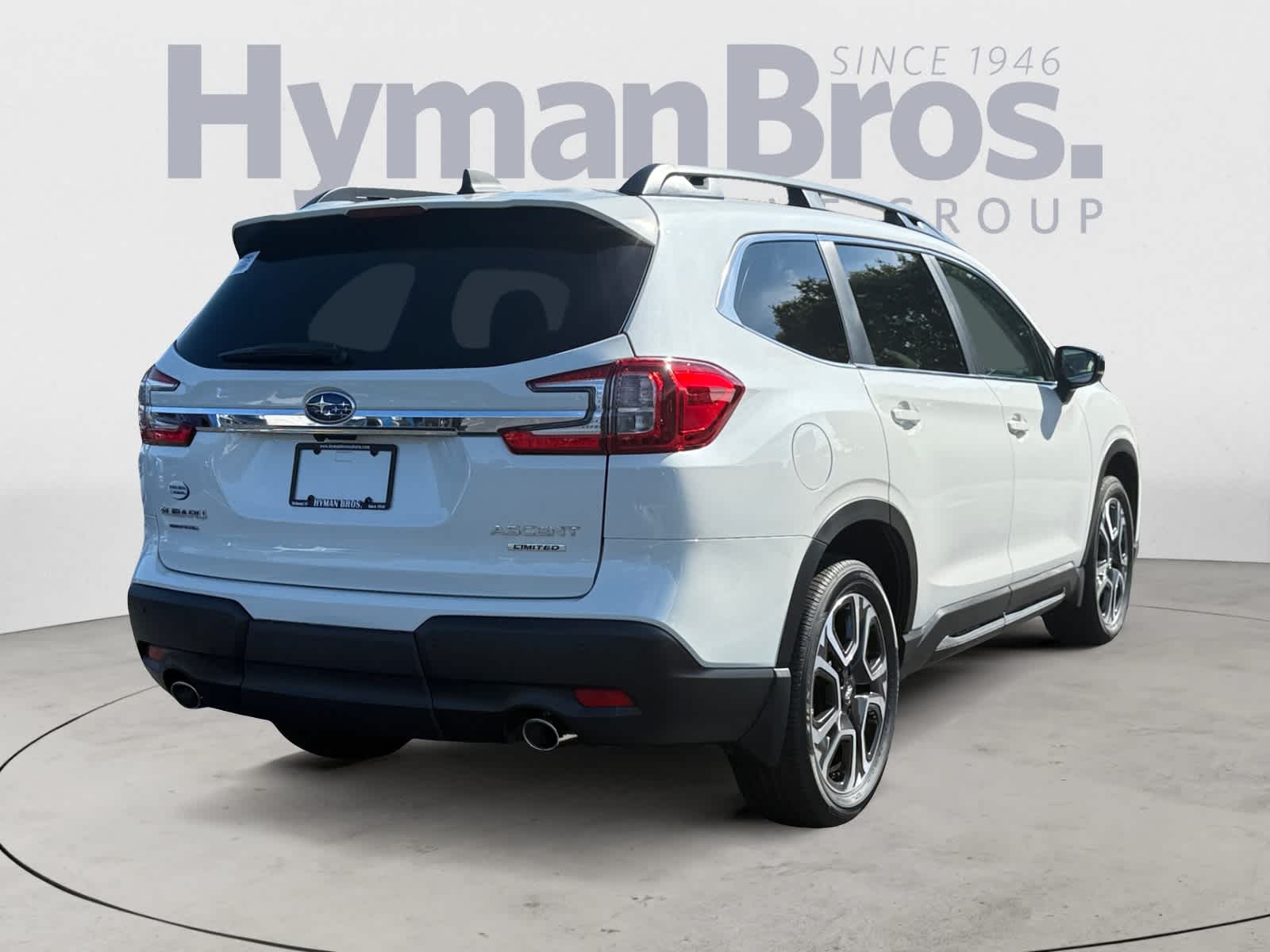 2025 Subaru Ascent Onyx Edition Touring photo 2