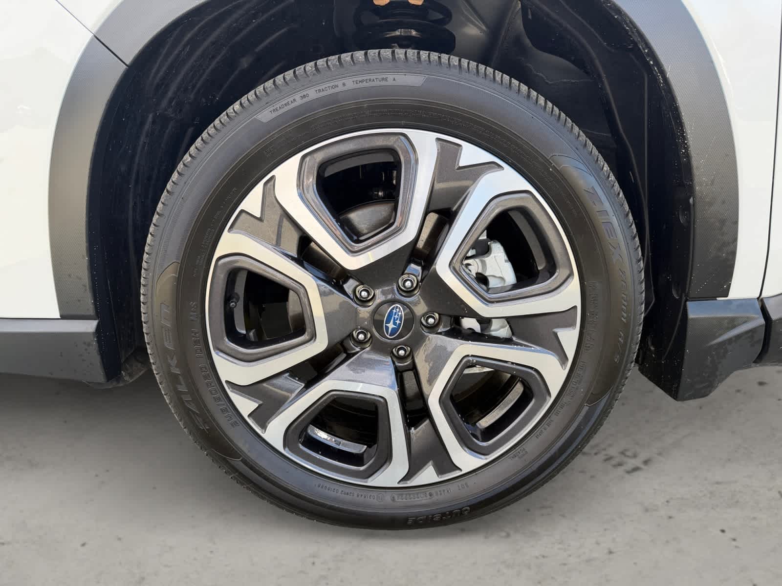 2025 Subaru Ascent Limited - Photo 9