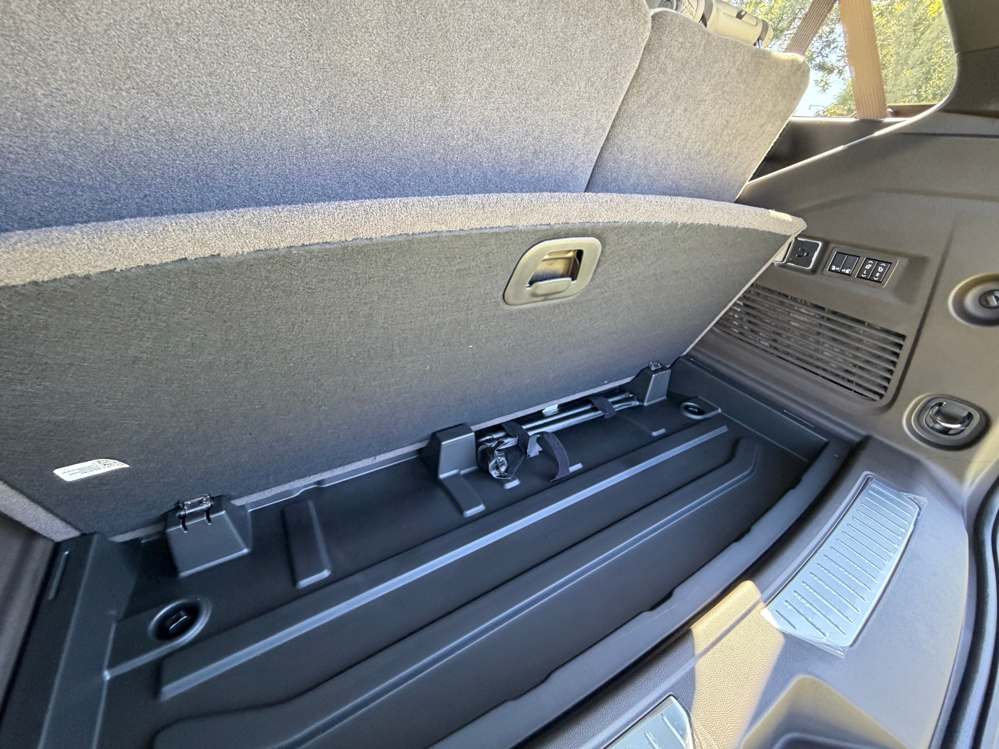 2026 Chevrolet Tahoe Z71 - Photo 30
