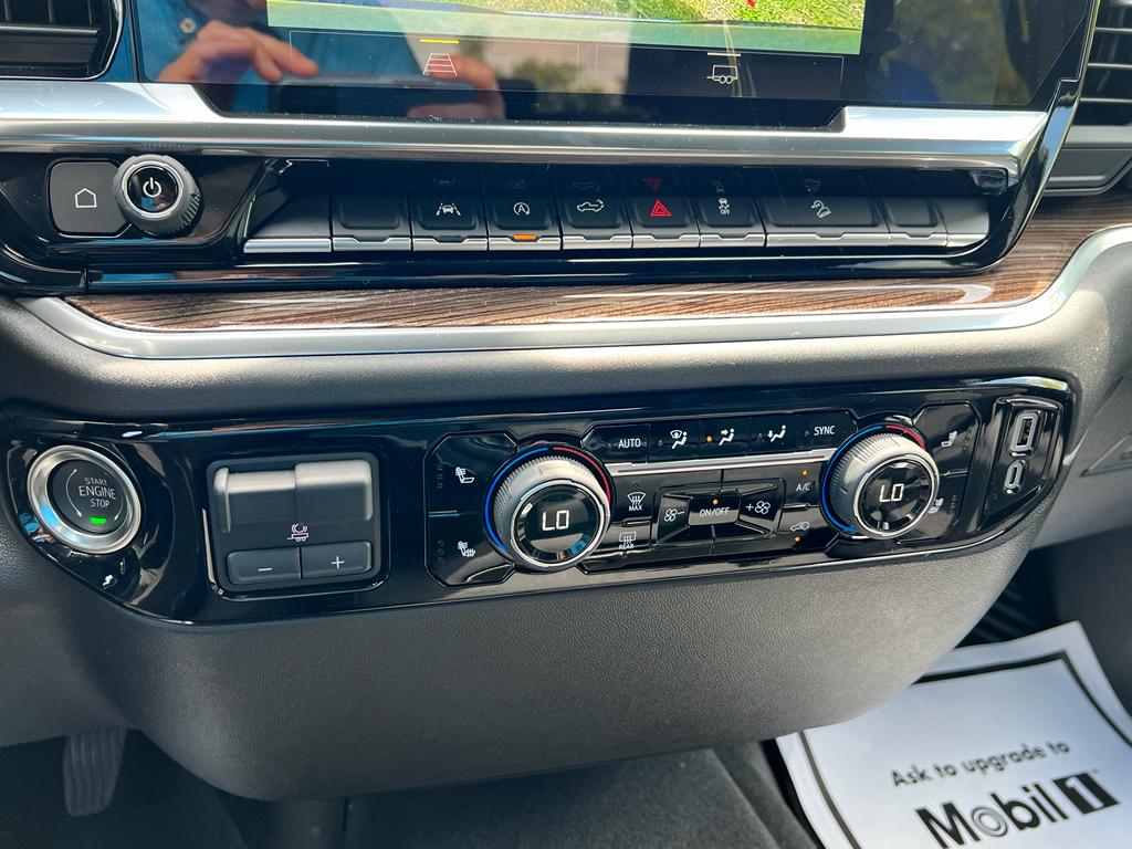 2025 Chevrolet Silverado 1500 RST photo 3