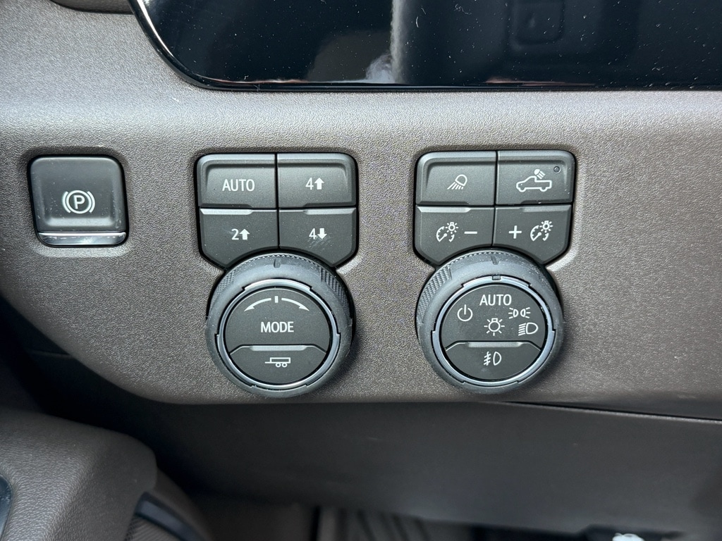 2026 Chevrolet Silverado 1500 LTZ - Photo 15