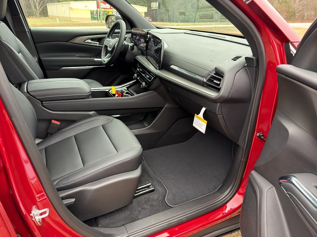 2026 Chevrolet Traverse LT - Photo 25