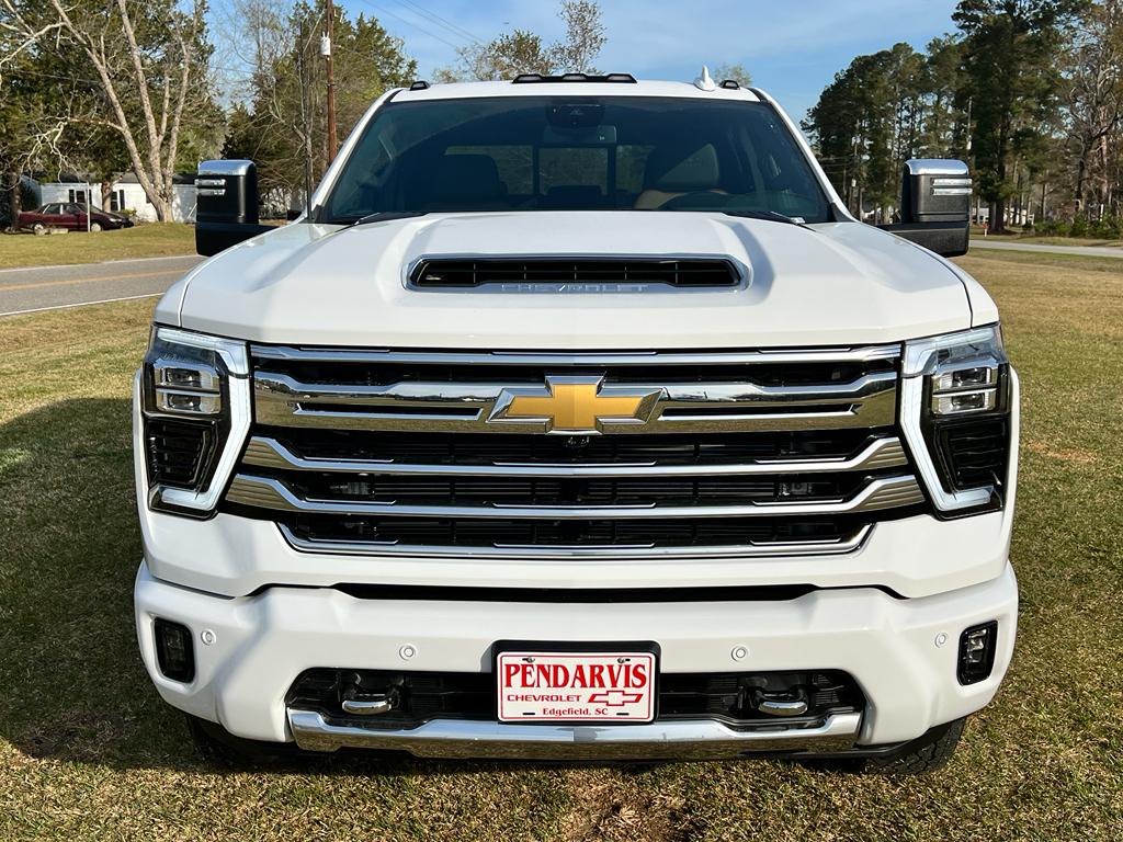 2025 Chevrolet Silverado 2500HD High Country photo 3