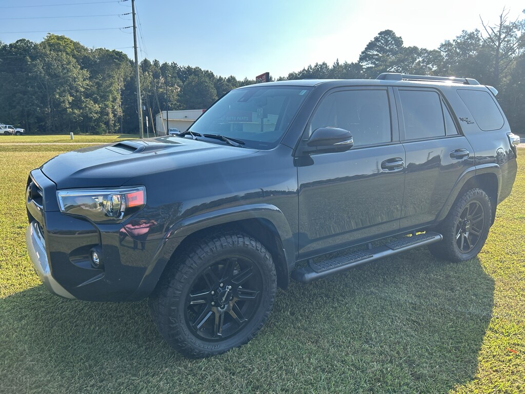 2024 Toyota 4Runner TRD photo 2