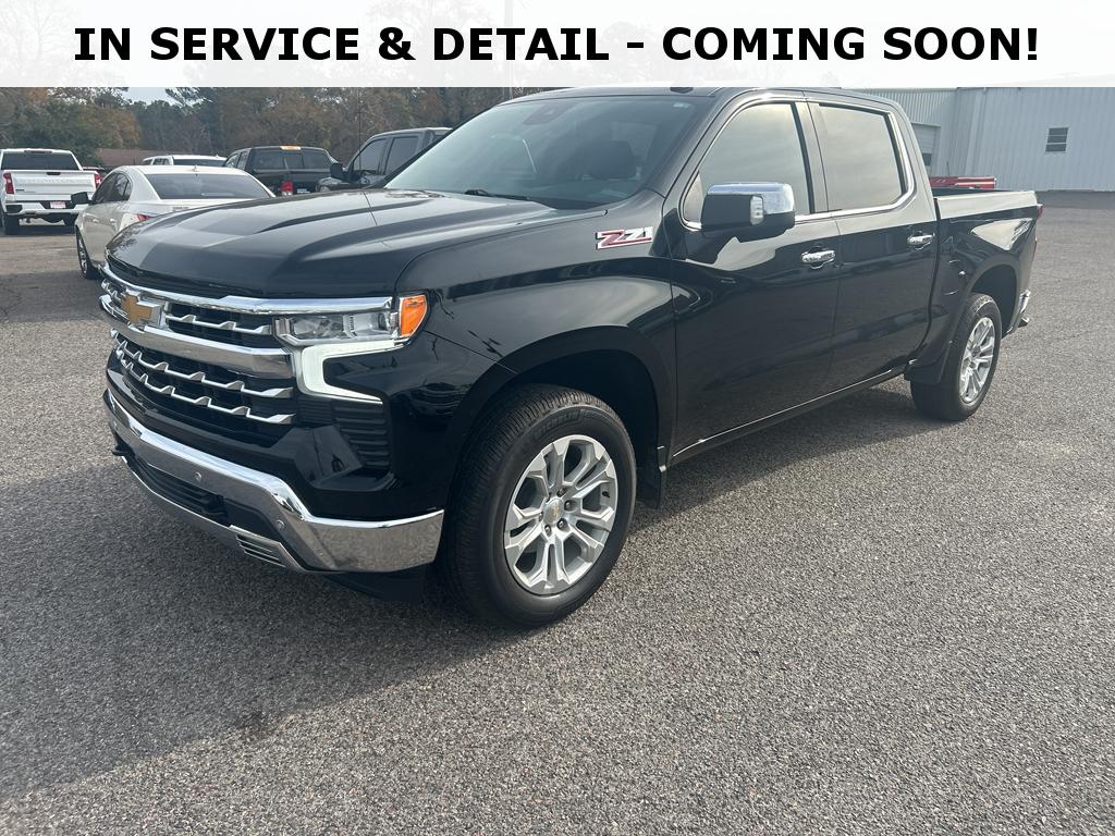 2023 Chevrolet Silverado 1500 LTZ photo 2