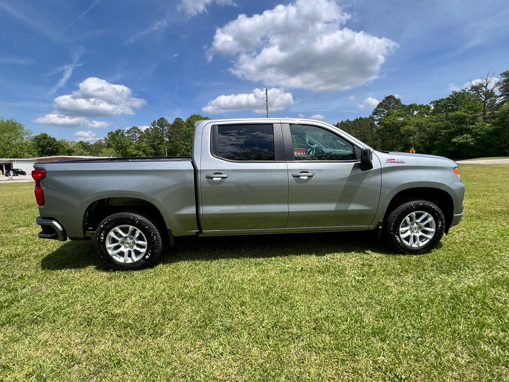 2025 Chevrolet Silverado 1500 RST photo 2
