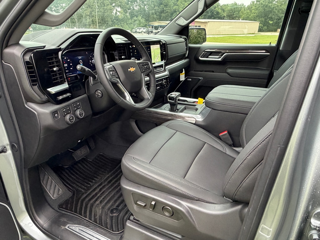 2026 Chevrolet Silverado 1500 LTZ - Photo 13
