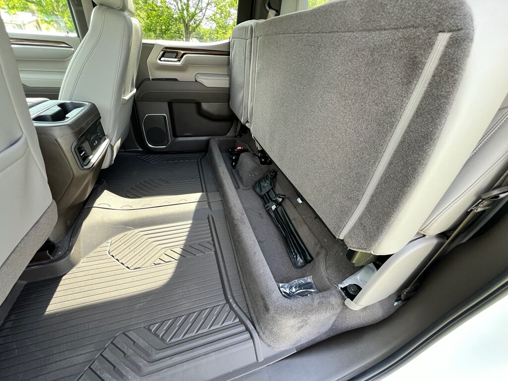 2025 Chevrolet Silverado 1500 RST photo 3