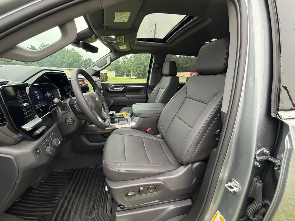 2026 Chevrolet Silverado 1500 LTZ - Photo 18