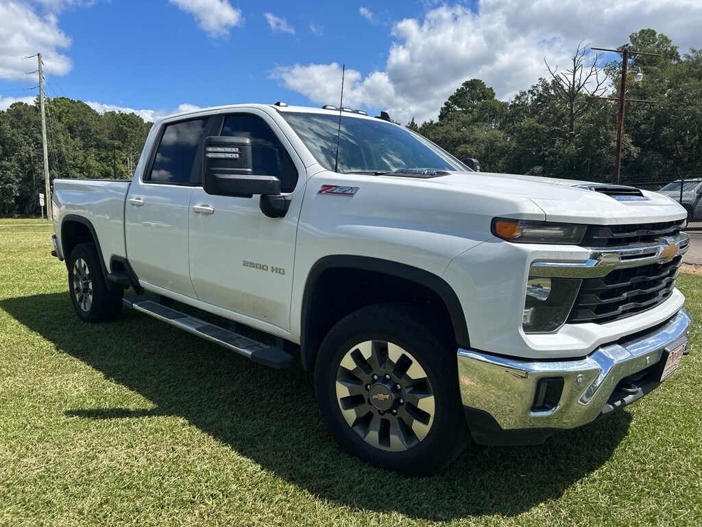 2025 Chevrolet Silverado 2500HD LT photo 4
