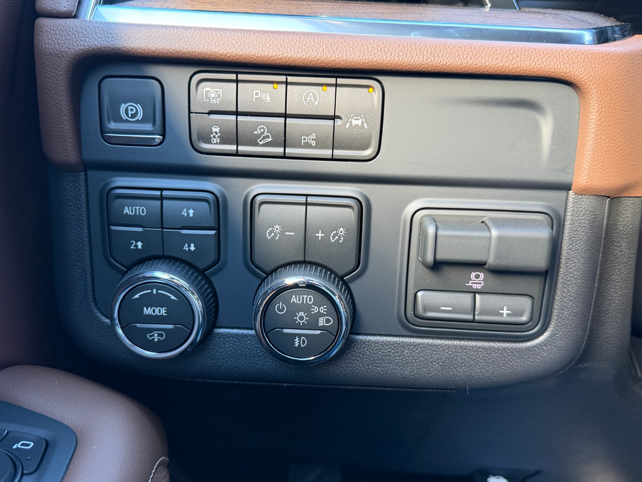2026 Chevrolet Suburban High Country - Photo 6
