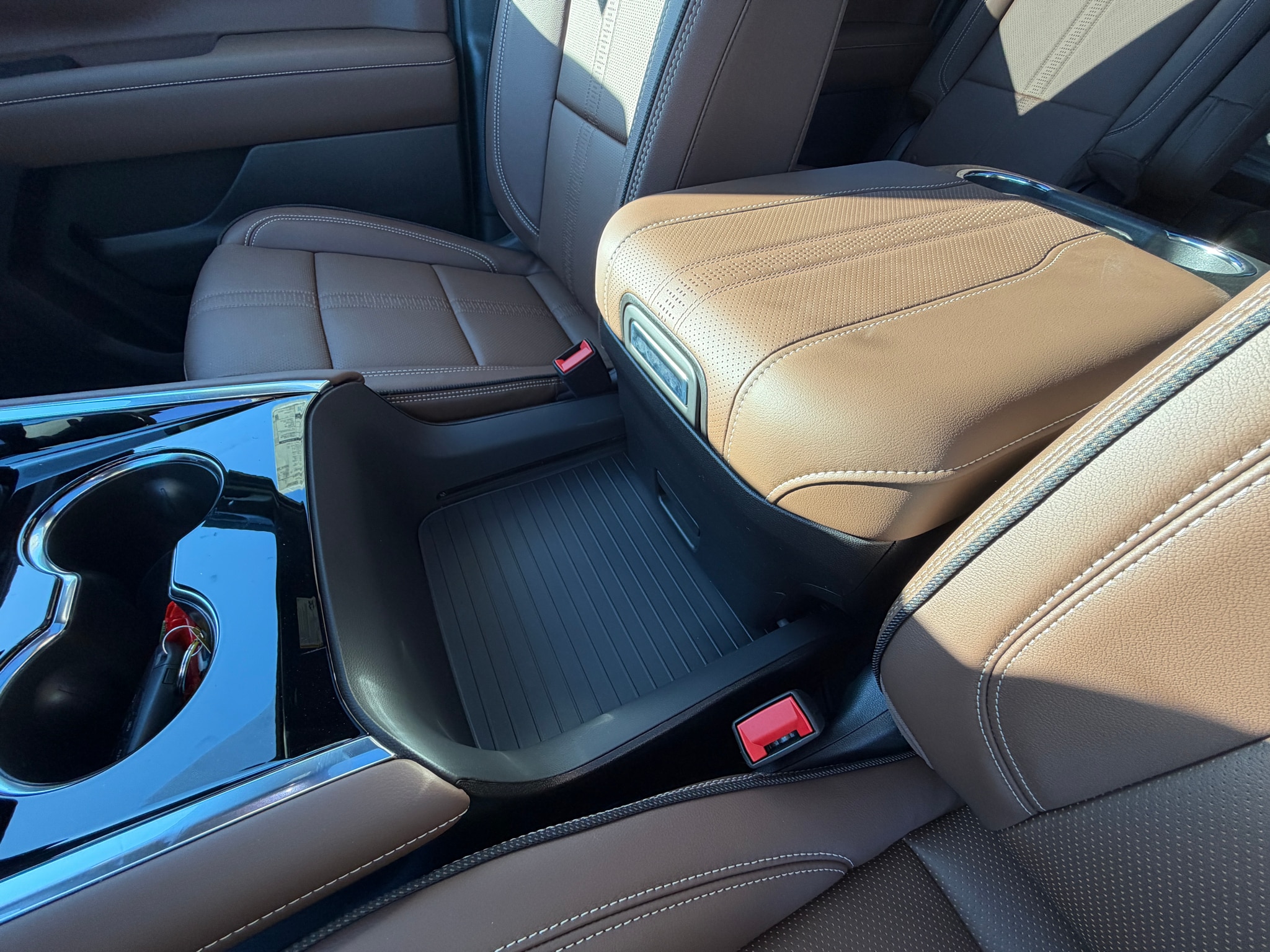 2026 Chevrolet Suburban High Country - Photo 14