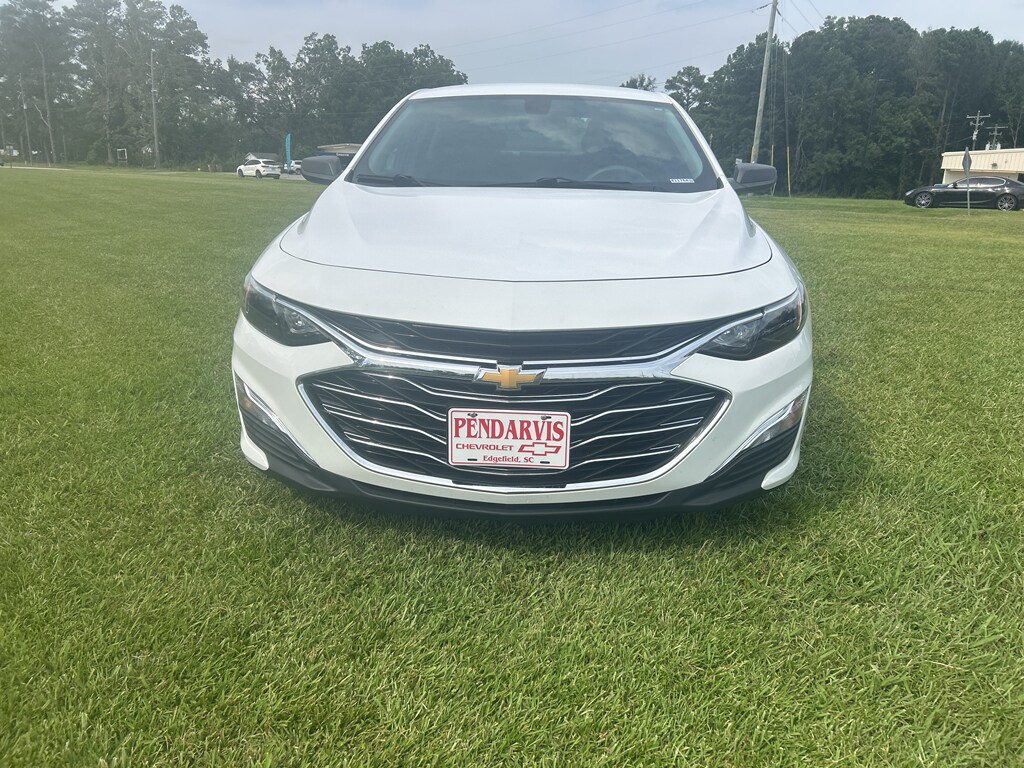 2021 Chevrolet Malibu LS photo 3