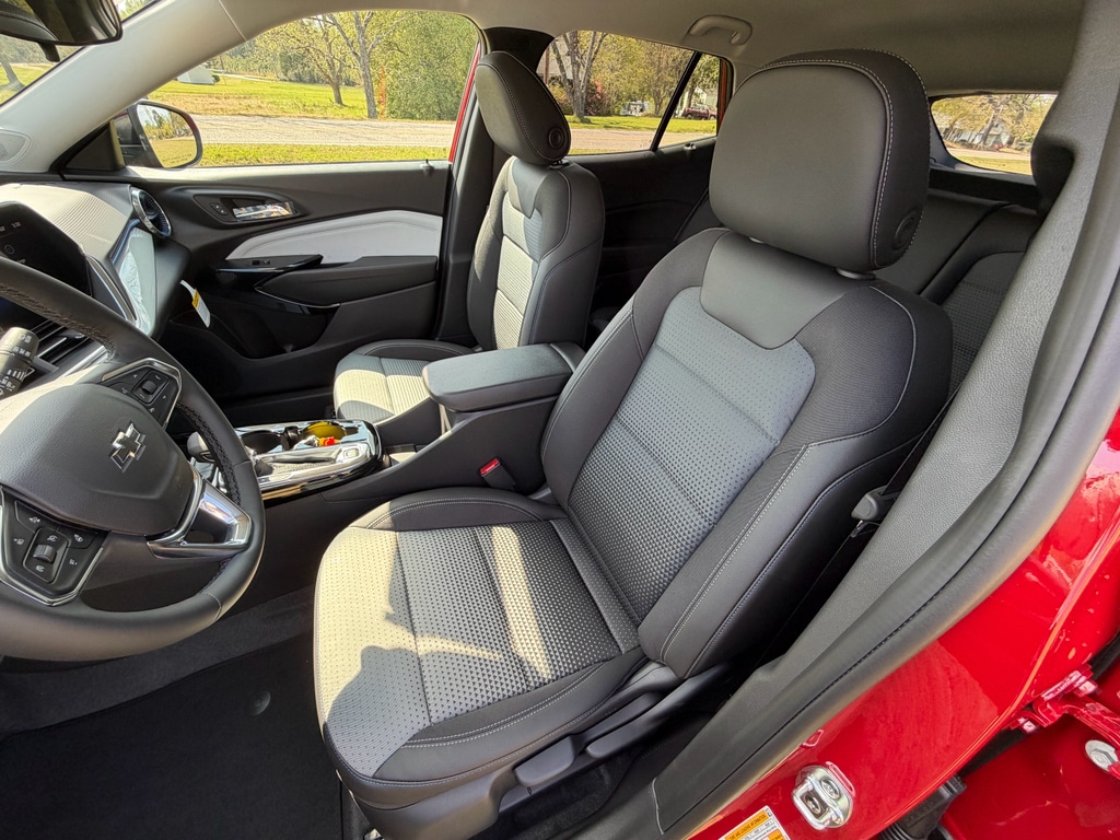 2026 Chevrolet Trax LT - Photo 17