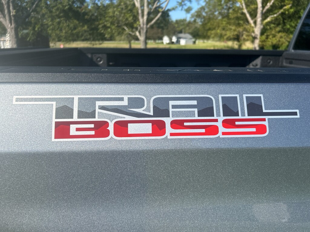 2025 Chevrolet Silverado 1500 LT Trail Boss photo 4