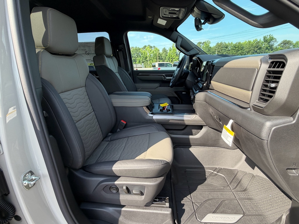 2026 Chevrolet Silverado 2500 HD ZR2 - Photo 31