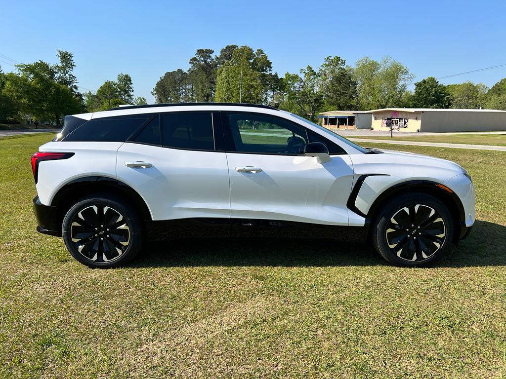 2025 Chevrolet Blazer EV RS photo 2