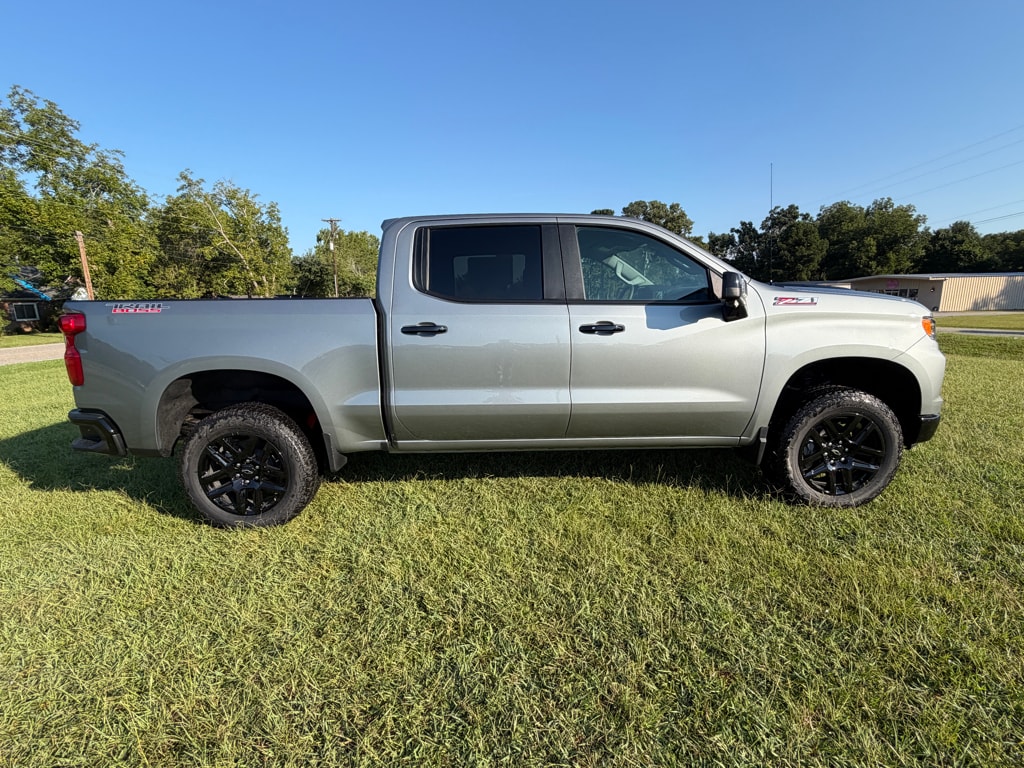 2026 Chevrolet Silverado 1500 LT Trail Boss - Photo 2