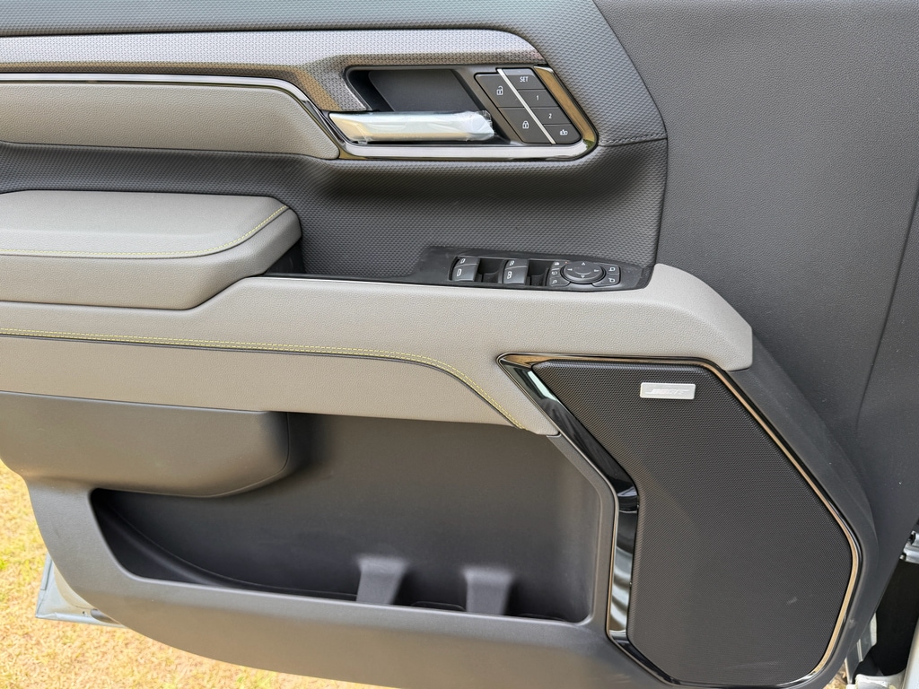2026 Chevrolet Silverado 2500 HD ZR2 - Photo 16