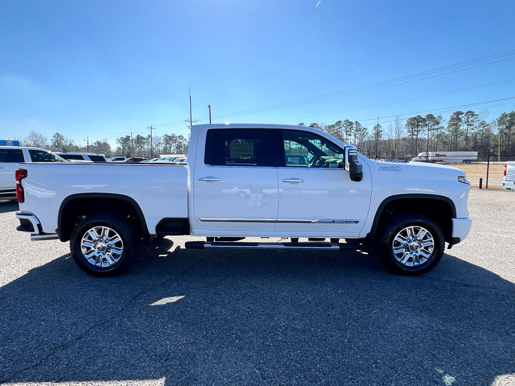 2025 Chevrolet Silverado 2500HD High Country photo 4