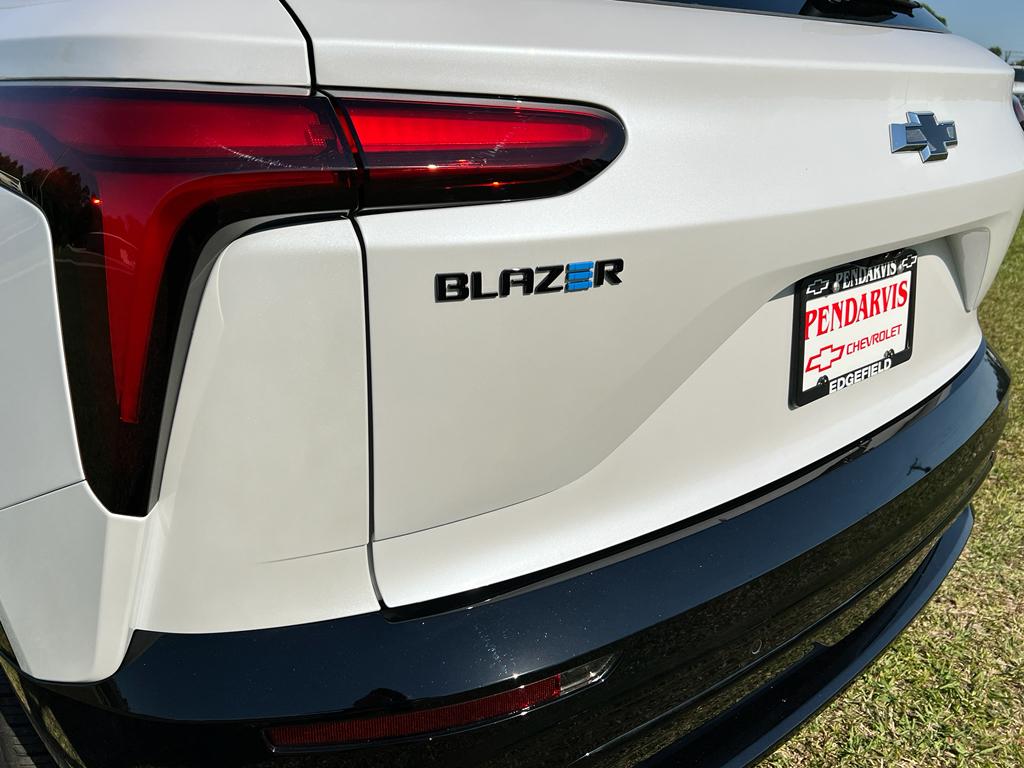 2025 Chevrolet Blazer EV RS photo 4