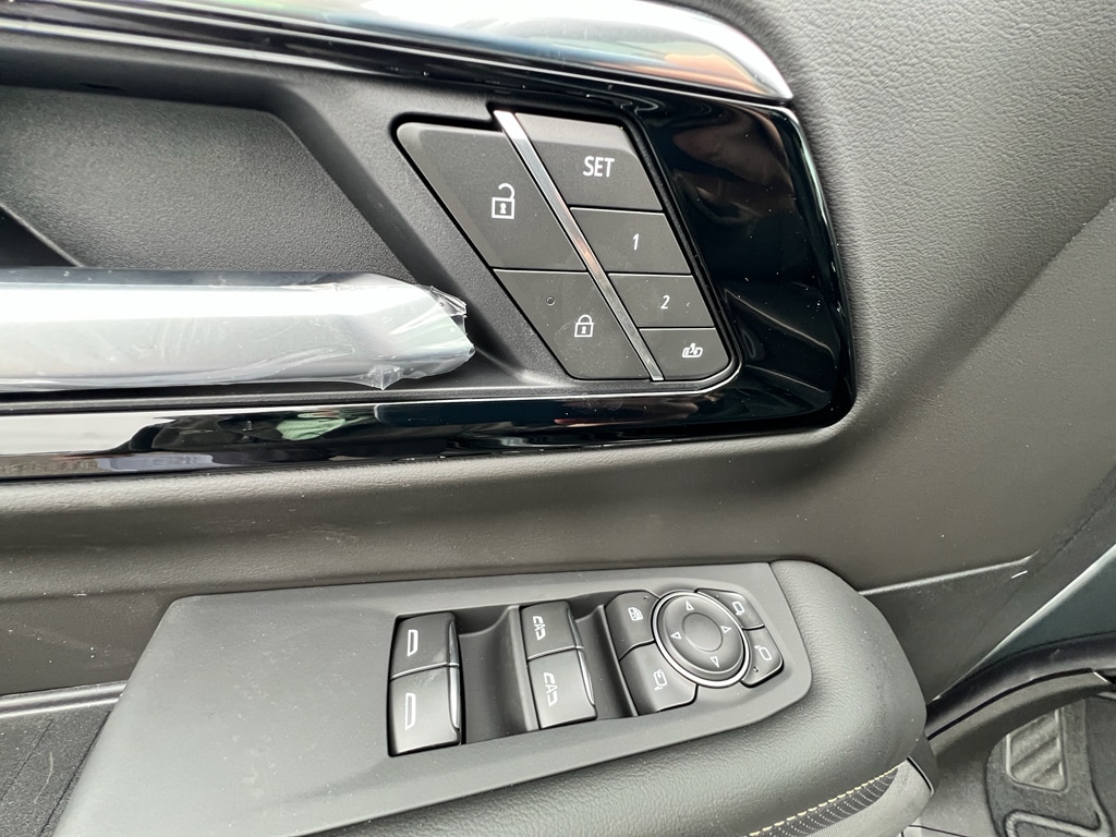 2026 Chevrolet Suburban Premier - Photo 31