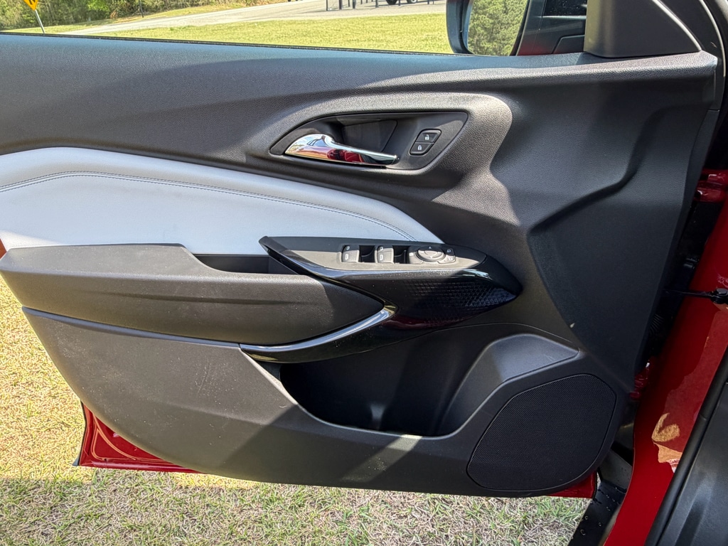 2026 Chevrolet Trax LT - Photo 14