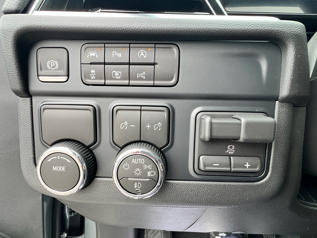 2026 Chevrolet Suburban Premier - Photo 7