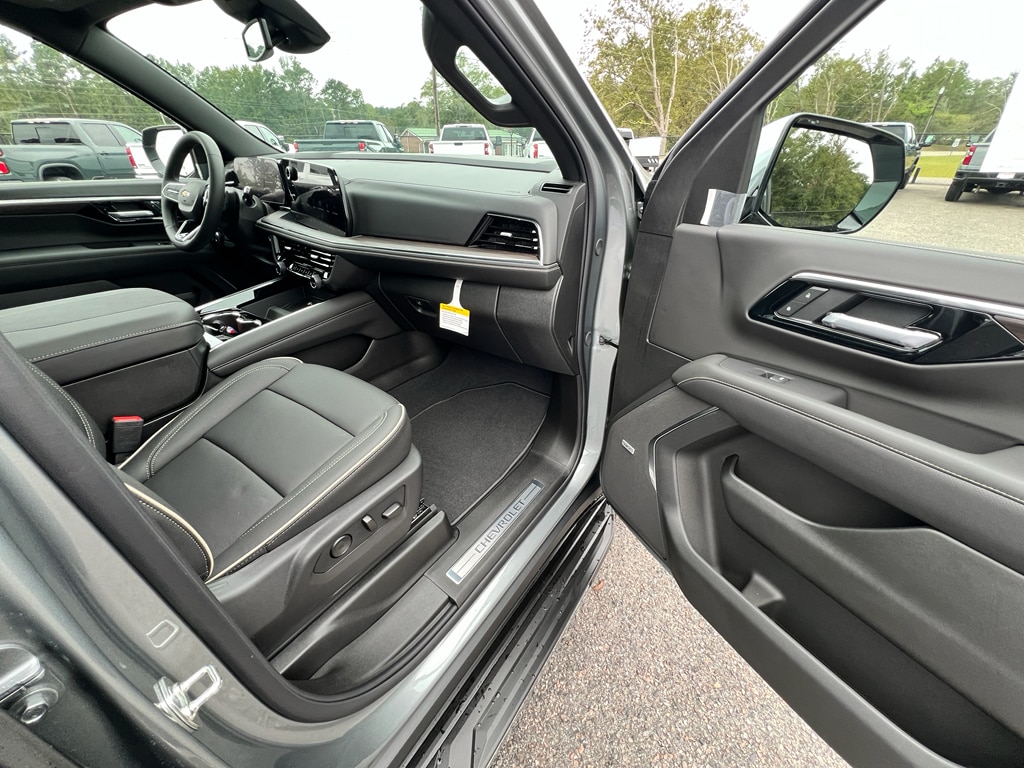2026 Chevrolet Suburban Premier - Photo 23
