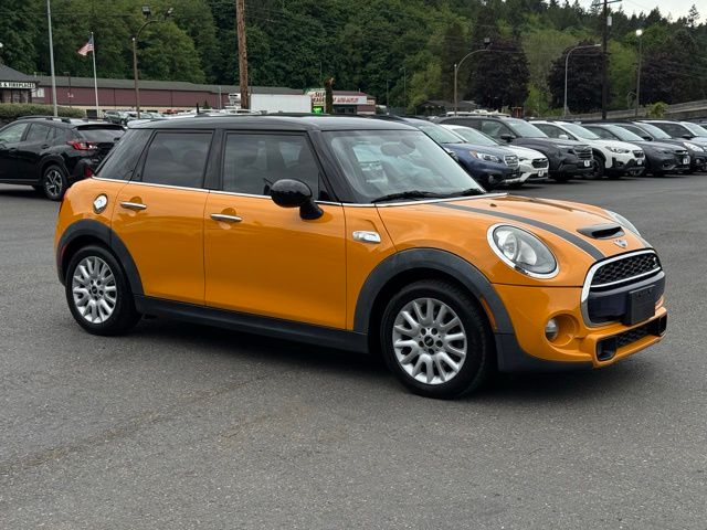 2015 MINI Cooper S 4 Door's photo